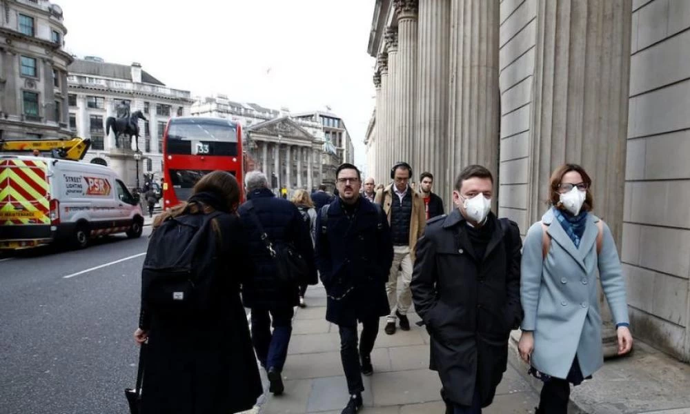 Βρετανία: Θέλει να έχει εμβολιάσει όλους τους ενήλικες έως το φθινόπωρο